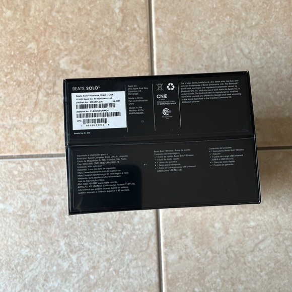 Beats Solo 3 - New - Picture 5 of 8